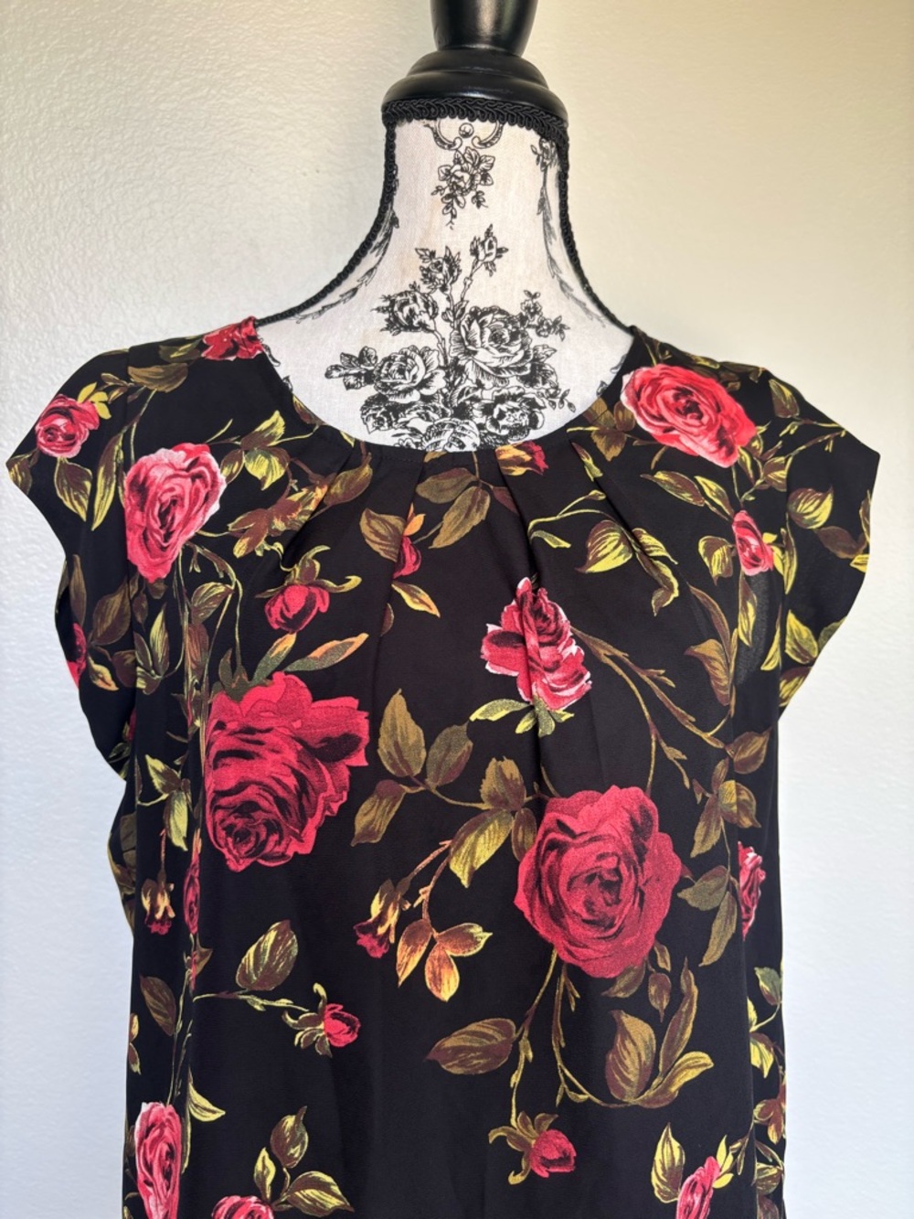 Sweet Rain Black Blouse with Red Rose Print - Picture 5 of 12